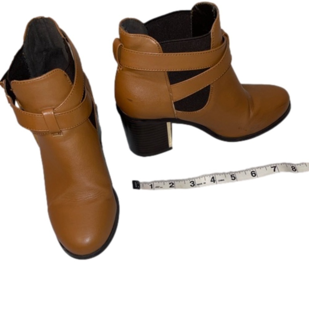 Fantastic BuyForever 21 Brown Faux Leather Bold Accent Buckle Size 9 Tiny Flaw - Picture 12 of 13